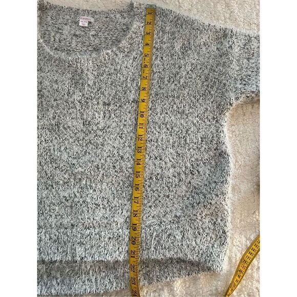 Xhilaration Eyelash Grey Sweater (XXL) - Picture 6 of 7